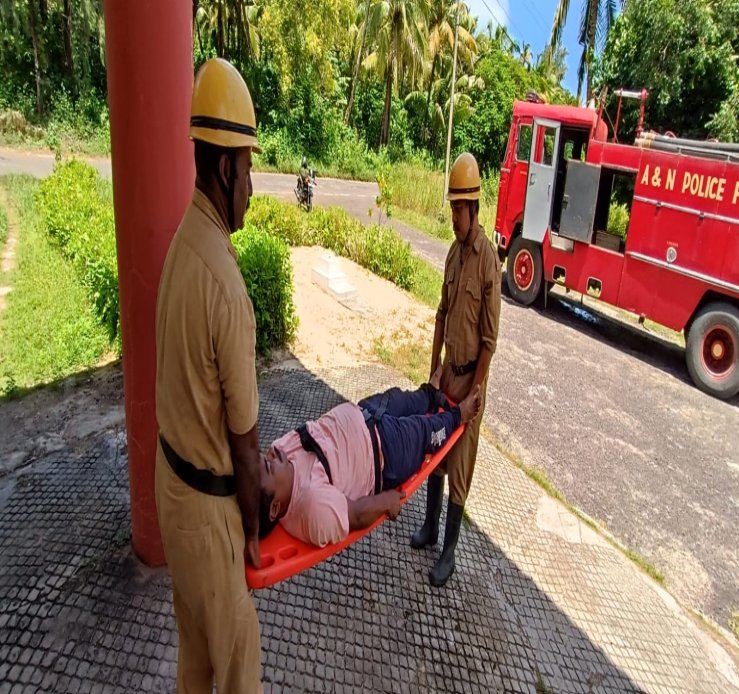 FireService_ANP's tweet photo. Mock Drill conducted on Fire accident at Cottage Industry,Car Nicobar by the Fire Fighters of #FSCarNicobar on 19.8.23. It included Action regarding extinguishing Fire,rescuing people & evacuation process from the building.
The Management Appreciated the action of #FSCarNicobar. https://t.co/MBszjKUVoB