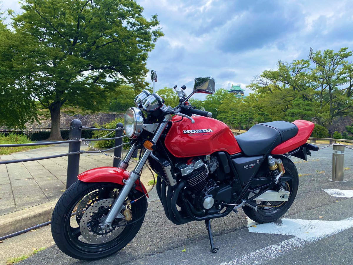 nc31_Rahmen's tweet photo. 愛車のCB400SF version Sと大阪城
やっぱ4発ネイキッドしか勝たんよ

#バイクの日
#cb400sf
#nc31 https://t.co/qC2d7IqXjc