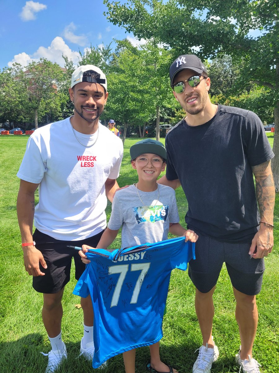 ToutpartdeMoi's tweet photo. @cfmontreal @BolognaFC1909en Avec mon garçon, super fan! Ce serait tout simplement magique. 💫 https://t.co/tsIHDqdBOz