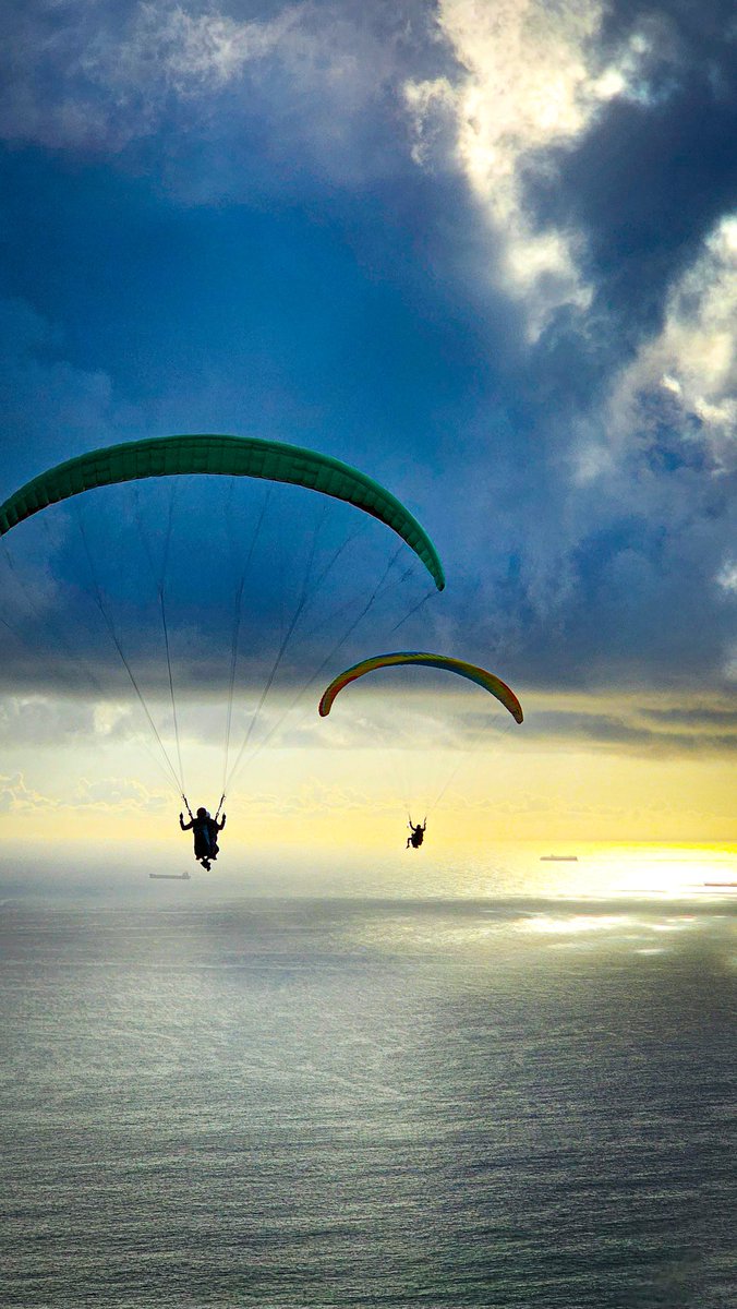 Tony Figaji (@figajitony) on Twitter photo Paragliders off Signal Hill this evening. #WFNS2023 Cape Town. Just saying Paragliders off Signal Hill this evening. #WFNS2023 Cape Town. Just saying