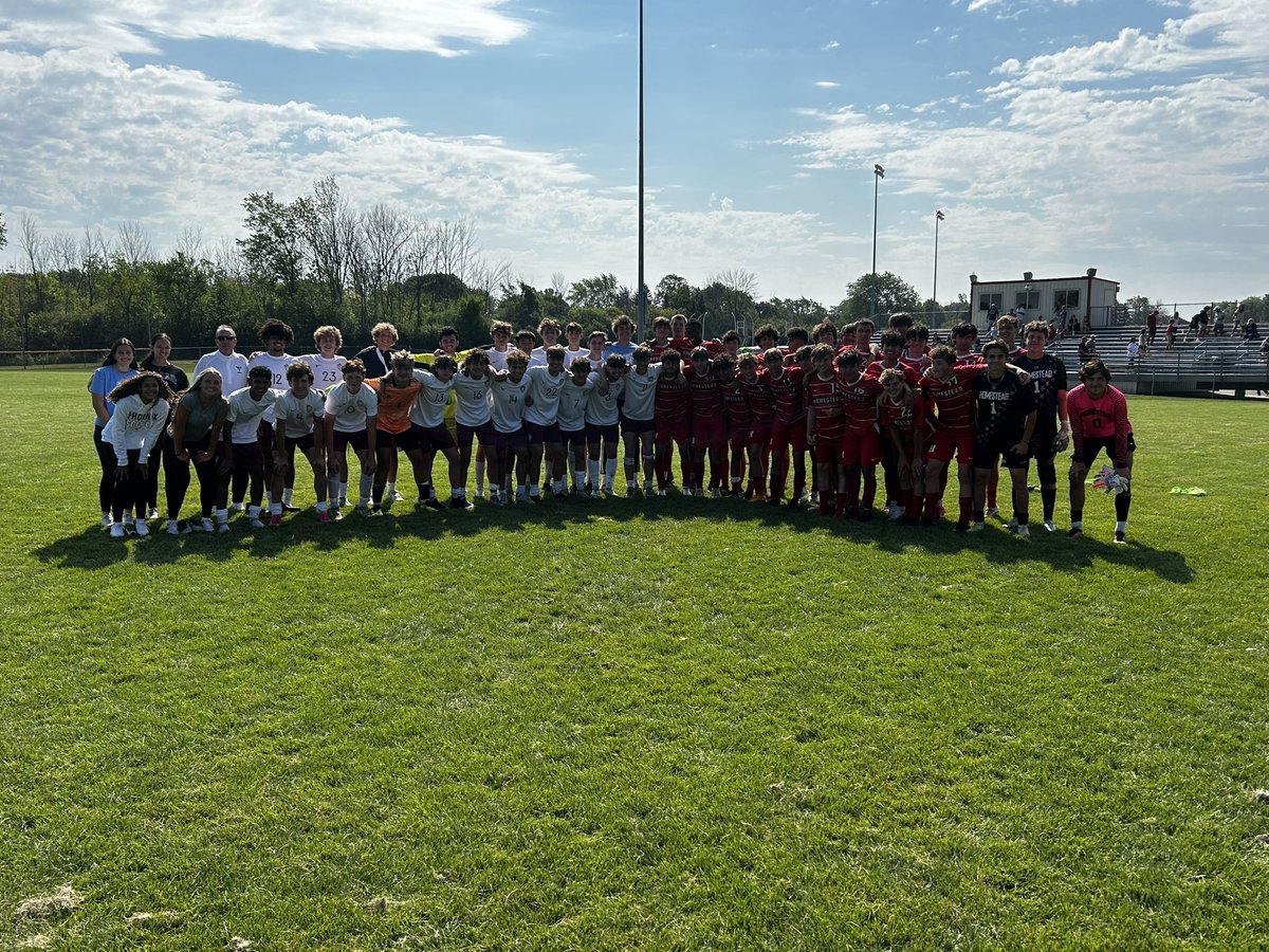 HomesteadSoccer's tweet image. Awesome combined practice with Menomonee Falls this morning! Great day for soccer!