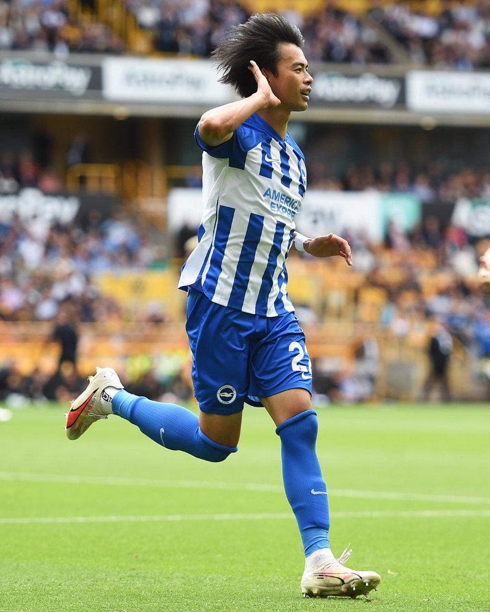 premierleague's tweet photo. FULL-TIME Wolves 1-4 Brighton

Roberto De Zerbi's Seagulls were at their irresistible best to breeze past Wolves. Kaoru Mitoma, Pervis Estupinan and Solly March (x2) scored

#WOLBHA https://t.co/AeWkT0IOy9