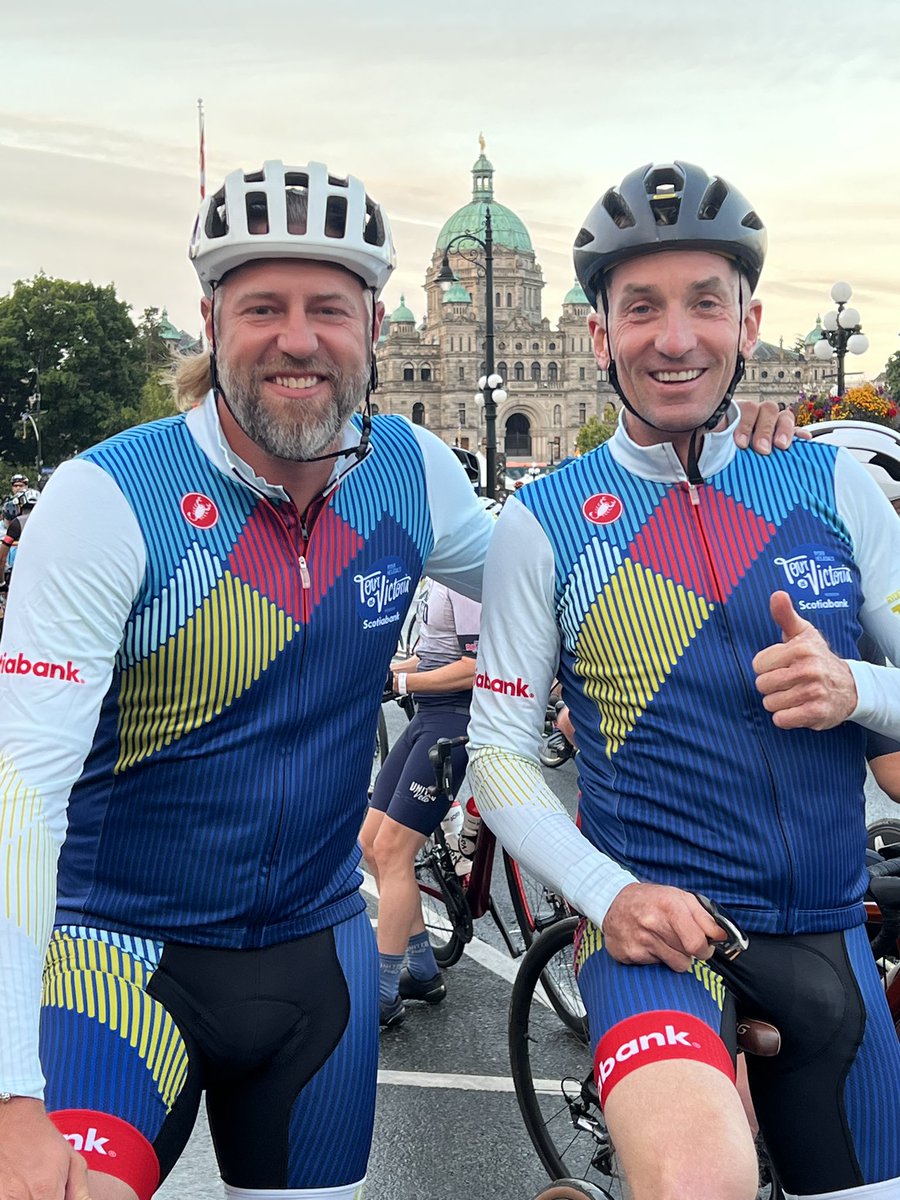 The first few ride are off! 🎉 Have fun riders 🚲 #tourdevictoria #yyjevents #cyclebc