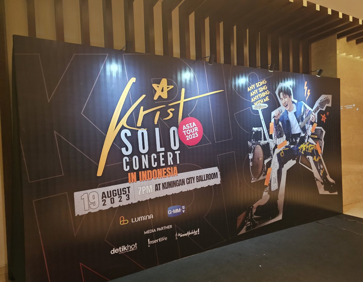 k1018x's tweet photo. 📍Jakarta #KristSoloIndonesia https://t.co/NHoPPtAHqM