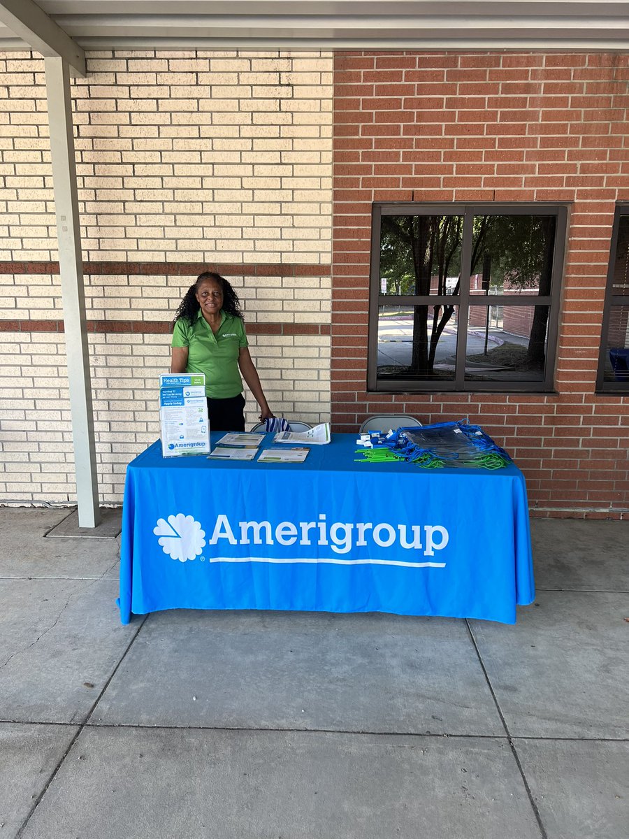 msRoshundriaK's tweet photo. @MadingES making a positive impact on our community consistently! Loving Every Growth Opportunity https://t.co/MdiZNs3Yrw.O. #lego  @HoustonISD @SouthArea_HISD https://t.co/VJVnSAQzSz