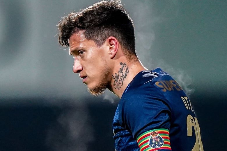 Chegou como um desconhecido, partiu como uma lenda do FC Porto 🐉

1 de setembro de 2014 até 19 de agosto de 2023.

Foram 9 anos de dragão ao peito, com uma época e meia de empréstimo ao Vitória SC pelo meio.