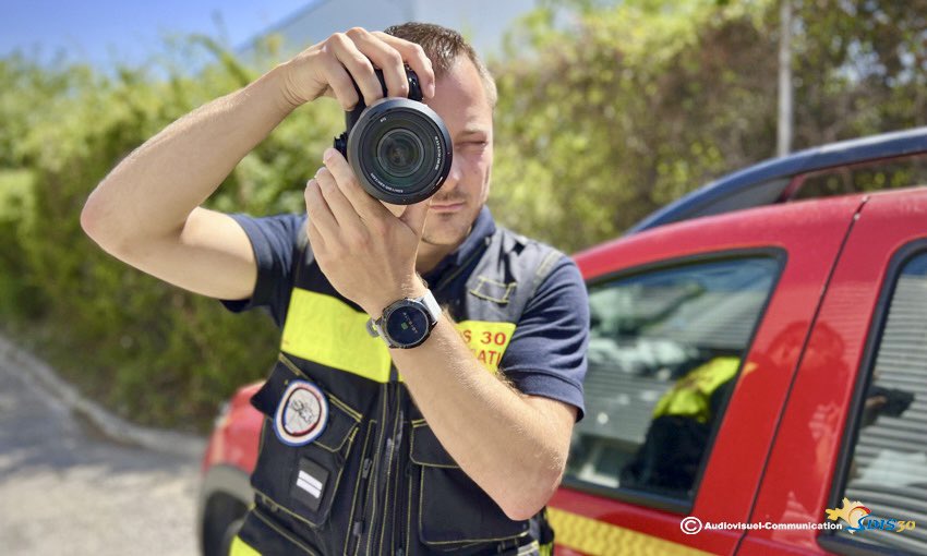 Mickael_Orgaz's tweet photo. Belle #JourneeMondialePhotographie à tous mes collègues #Photographe #Pompiers 🚒 de la cellule audiovisuelle #Com30 des @pompiersdugard !
@PompiersFR @SecCivileFrance
#SapeursPompiers #firefighter #SDIS30 #PicOfTheDay #PictureOfTheDay https://t.co/NMgLR2XP6H