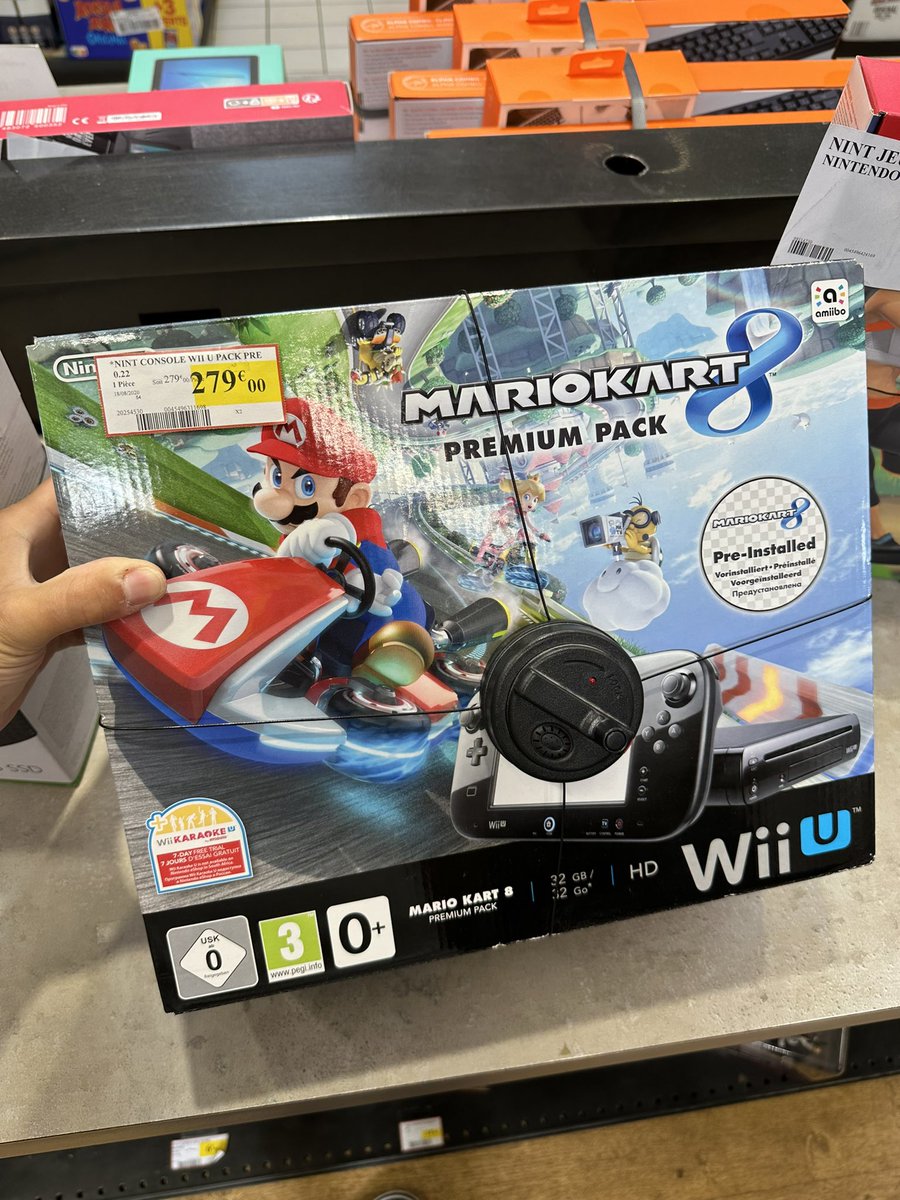 Oui ça existe encore dans les magasins ! En promo je crois… #wiiu #solde #bonneaffaire