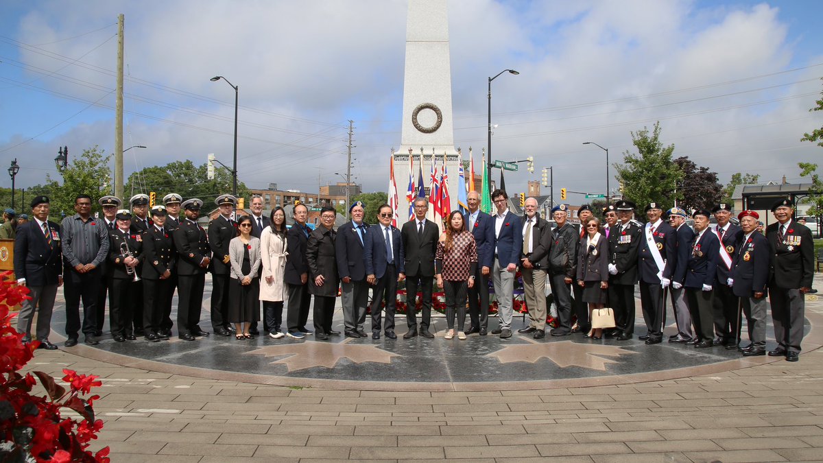 HMCS_NCSM_YORK's tweet photo. #HMCSYork was honoured to commemorate the 82nd Anniversary of the Battle of Hong Kong &amp; the 78th Anniversary of the Victory over Japan Day. 

A wreath was laid to pay tribute to the soldiers who paid the supreme sacrifice for our freedoms during the battle.

Lest we forget 🌺 https://t.co/tgHjqOc8Vj