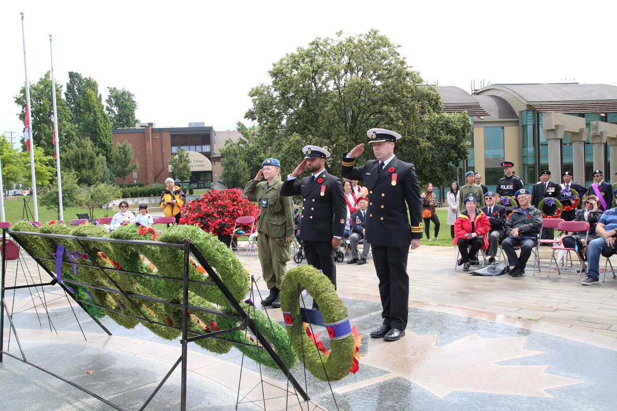 HMCS_NCSM_YORK's tweet photo. #HMCSYork was honoured to commemorate the 82nd Anniversary of the Battle of Hong Kong &amp; the 78th Anniversary of the Victory over Japan Day. 

A wreath was laid to pay tribute to the soldiers who paid the supreme sacrifice for our freedoms during the battle.

Lest we forget 🌺 https://t.co/tgHjqOc8Vj