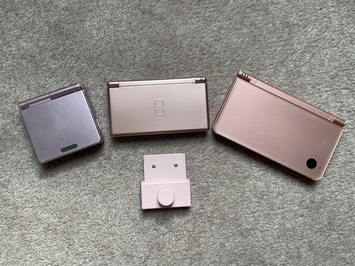 ZackGaz's tweet photo. Hot take… the Metallic Rose (pink) Nintendo handhelds are the best.
#Nintendo #handheld #GBA #DSlite #DSi #DSiXL #DS #MetallicRose #Pink https://t.co/Vi3xcUq8D4