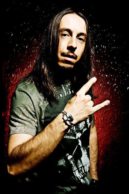 NoClass_Radio's tweet photo. 19 de agosto de 1973. Nace Andrea Ferro en Arona, Italia. Es el vocalista masculino de la banda Lacuna Coil. #AndreaFerro #LacunaCoil https://t.co/UNA675idvw