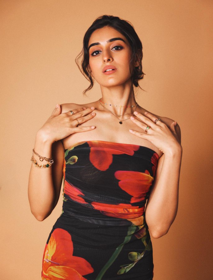 F35237MWgAA7eNi?format=jpg&name=900x900