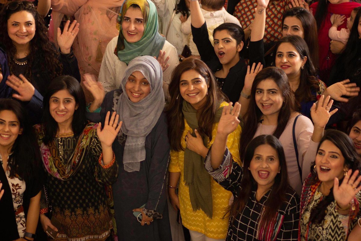 Today marks a DECADE OF Soul Sisters Pakistan. At the age of 23, I embarked on this journey as a young woman seeking answers. 
I couldn't comprehend why the women in our society lived in the shadows of men, why their voices were muted and why unity among them was impossible. 🧵