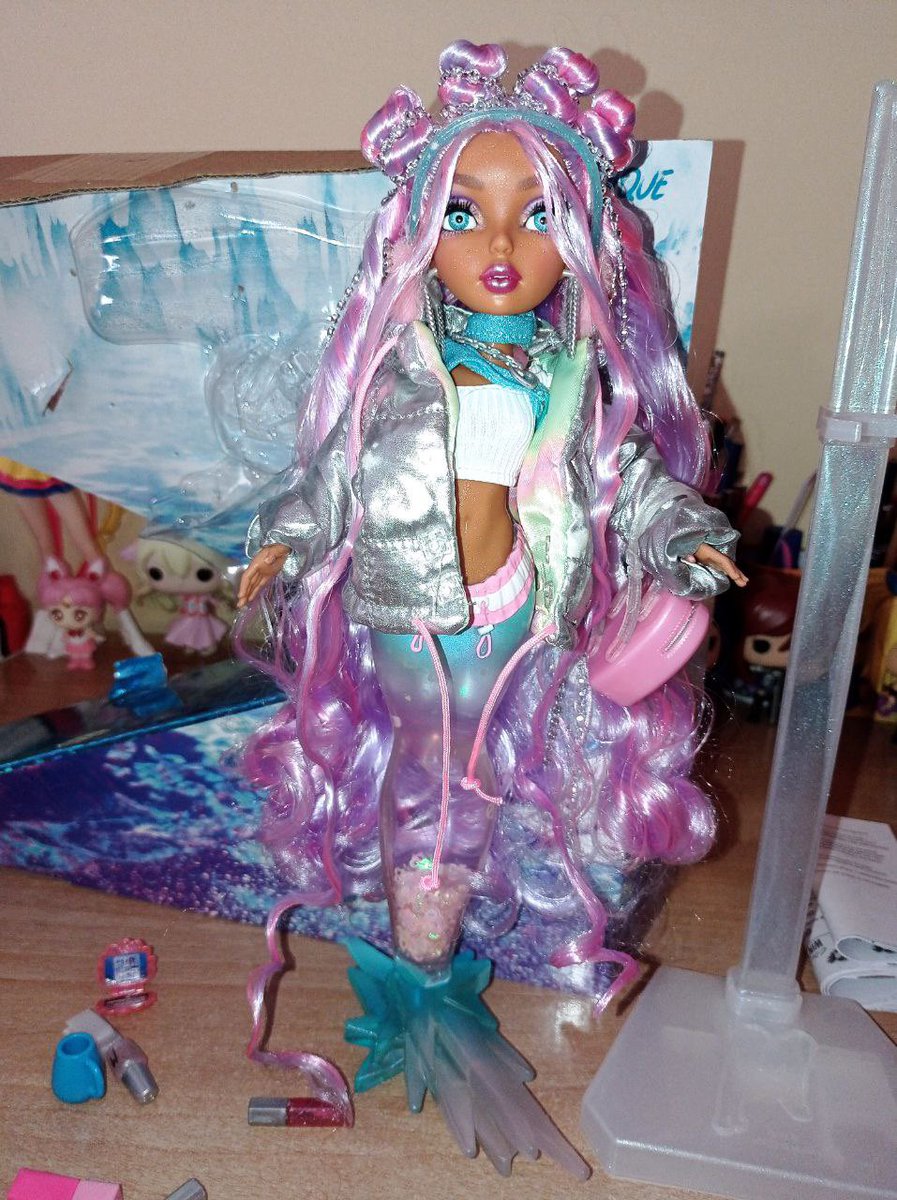 winxclubpretty's tweet image. I really like this Harmonique Winter Waves Doll
#Mermaze #MermazeMermaidz #Mermaidz #Doll #MermazeMermaidzDoll #WinterWaves #MermazeMermaidzWinterWaves #ColorChange #MermazeMermaidzColorChange #Harmonique  #MGAEntertainment #MGA #CollectMermaids #MermaidDoll #Mermaid