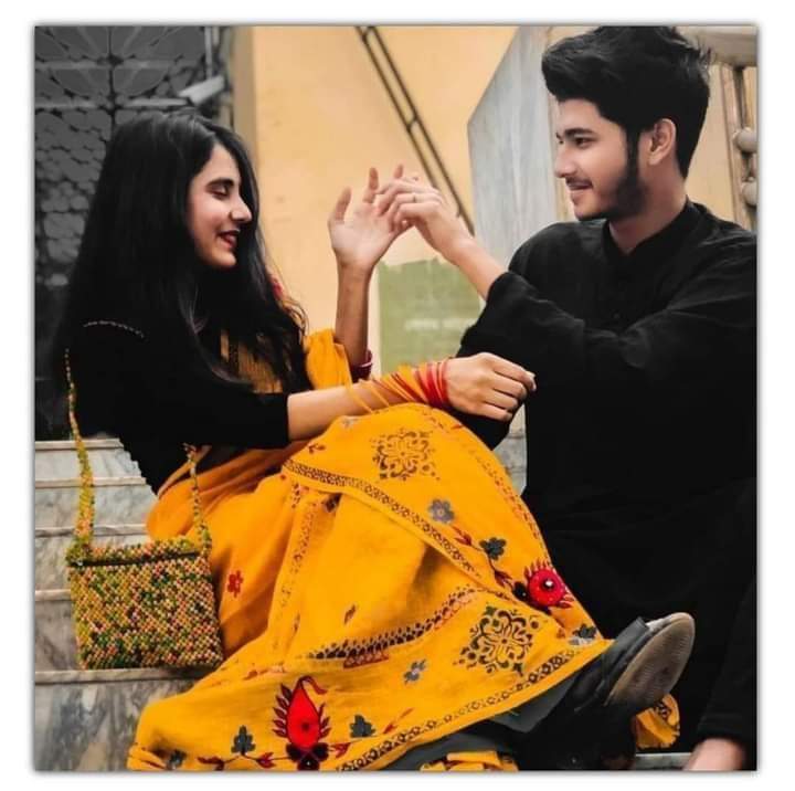 SimranHQ's tweet photo. Meri zindagi
** दोस्त भी तुम, प्यार भी तुम 
एक भी तुम, हजार भी तुम,
     गुस्सा भी तुम,माफी भी तुम..!!
** जिंदगी के सफर में, 
       मेरे लिए काफी हो तुम..!!
                       -"#सिमरन"- 📃✍️
#बज़्म #शायरांश #कलमांजली
#शायरी_अल्फाज #SimranHQ https://t.co/O0OQWv51yd