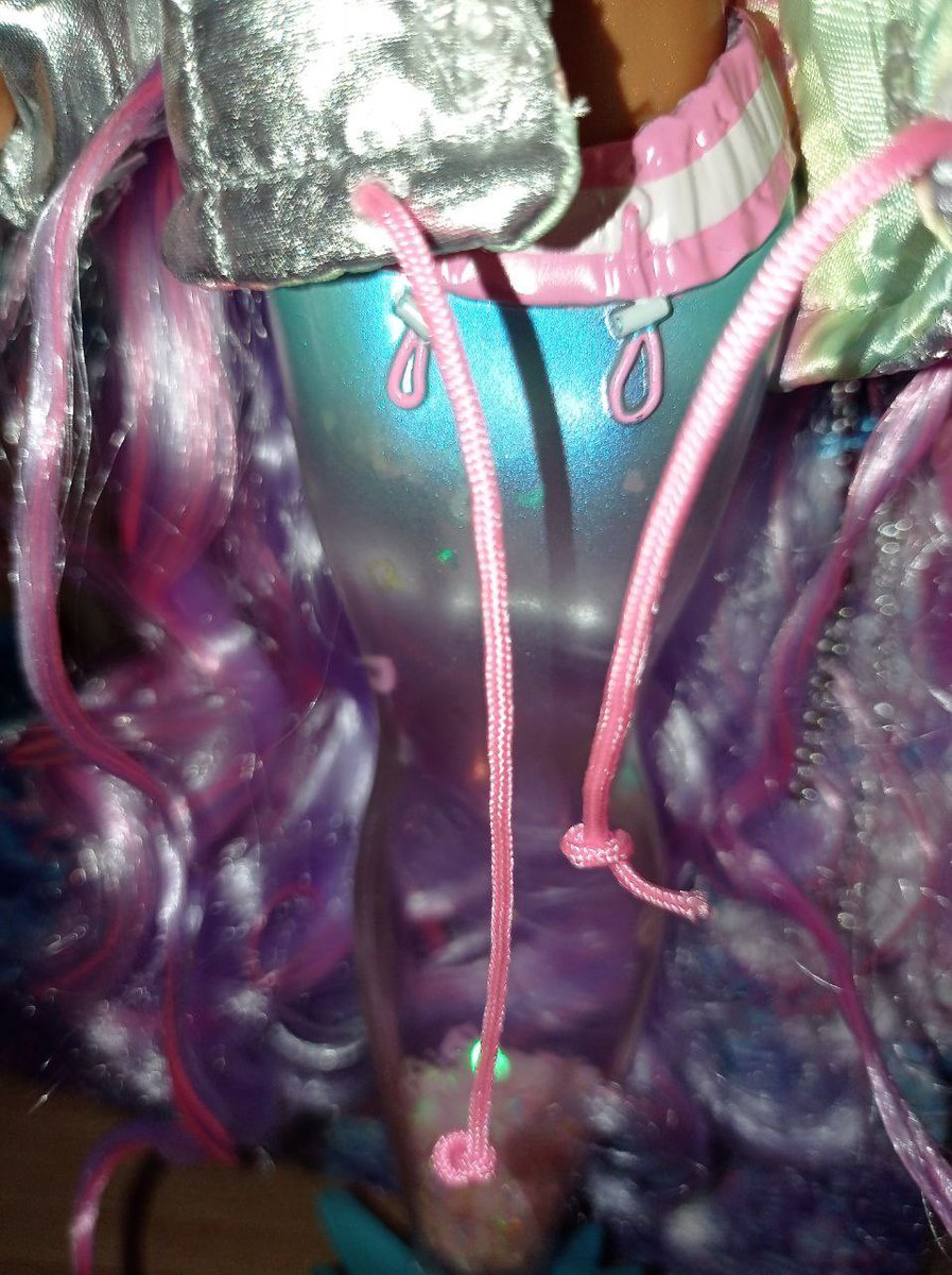winxclubpretty's tweet image. This Harmonique Winter Waves Doll is so cute
#Mermaze #MermazeMermaidz #Mermaidz #Doll #MermazeMermaidzDoll #WinterWaves #MermazeMermaidzWinterWaves #ColorChange #MermazeMermaidzColorChange #Harmonique  #MGAEntertainment #MGA #CollectMermaids #MermaidDoll #Mermaid