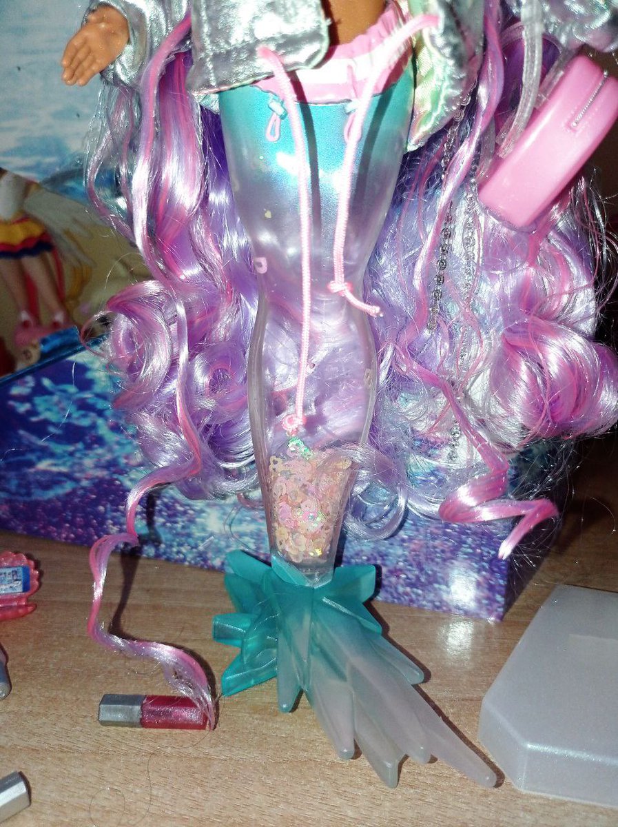 winxclubpretty's tweet image. This Harmonique Winter Waves Doll is so cute
#Mermaze #MermazeMermaidz #Mermaidz #Doll #MermazeMermaidzDoll #WinterWaves #MermazeMermaidzWinterWaves #ColorChange #MermazeMermaidzColorChange #Harmonique  #MGAEntertainment #MGA #CollectMermaids #MermaidDoll #Mermaid