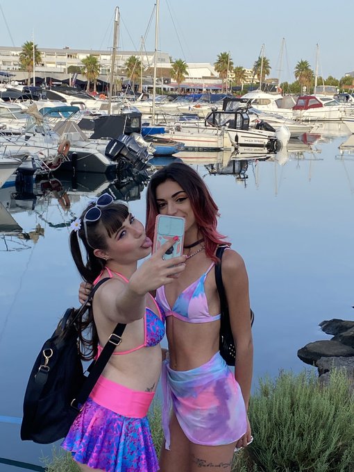 Kiss les amours https://t.co/5DaCBhkuu1