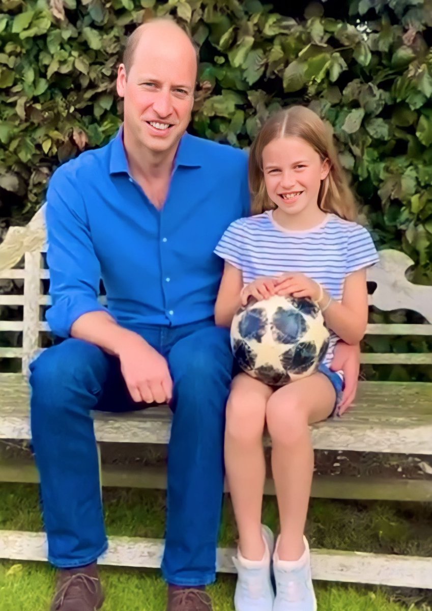 RoyallyBelle_'s tweet photo. Princess Charlotte joined her dad, Prince William, in a personal message of support for England’s Lionesses ahead of the World Cup final tomorrow! 🏴󠁧󠁢󠁥󠁮󠁧󠁿⚽️ https://t.co/0W6UuIpung