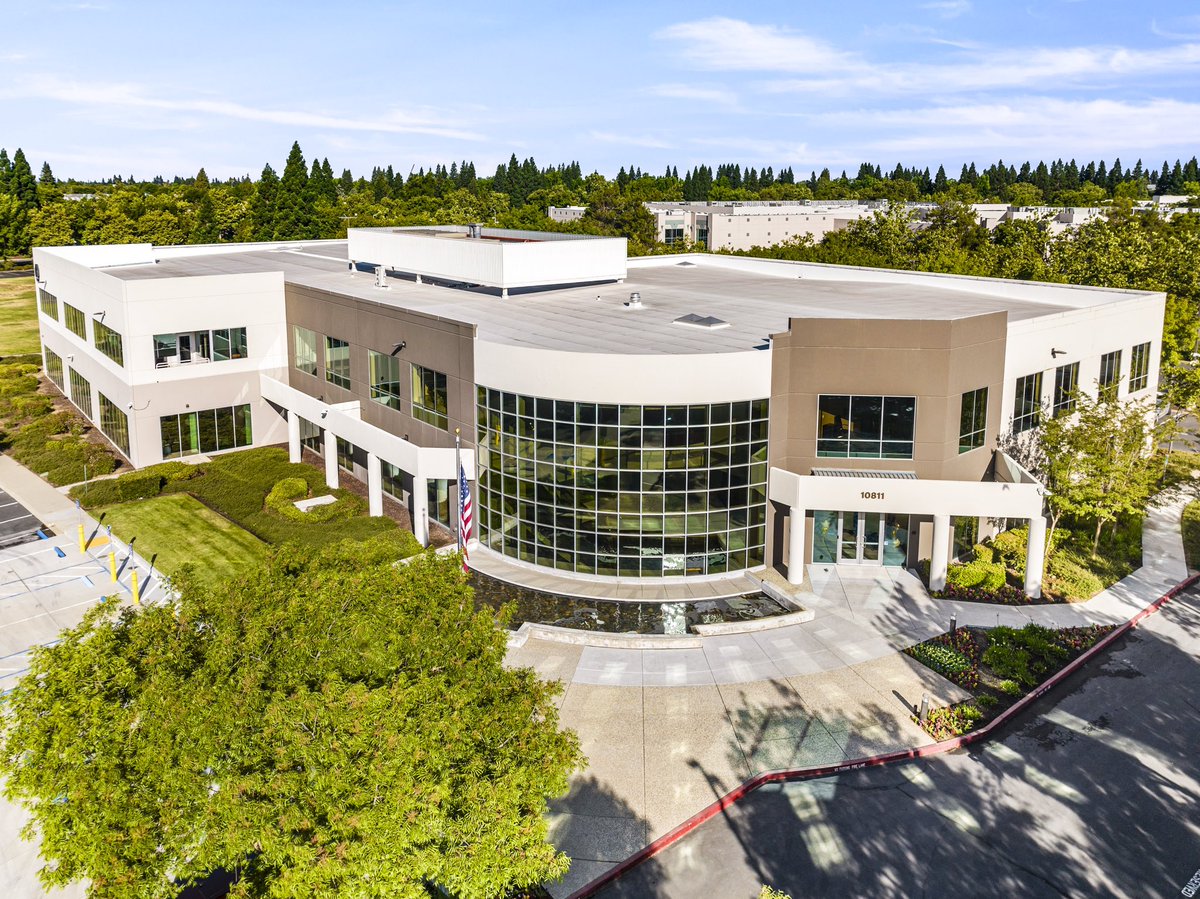 Office buildings 🏢 

#officebuildings #architecture #design #officebuilding #construction #office #architecturephotography #interiordesign #residential #buildings #commercial #realestate #interior #offices #pufpanels #commercialbuilding #architects #sacramentorealestate