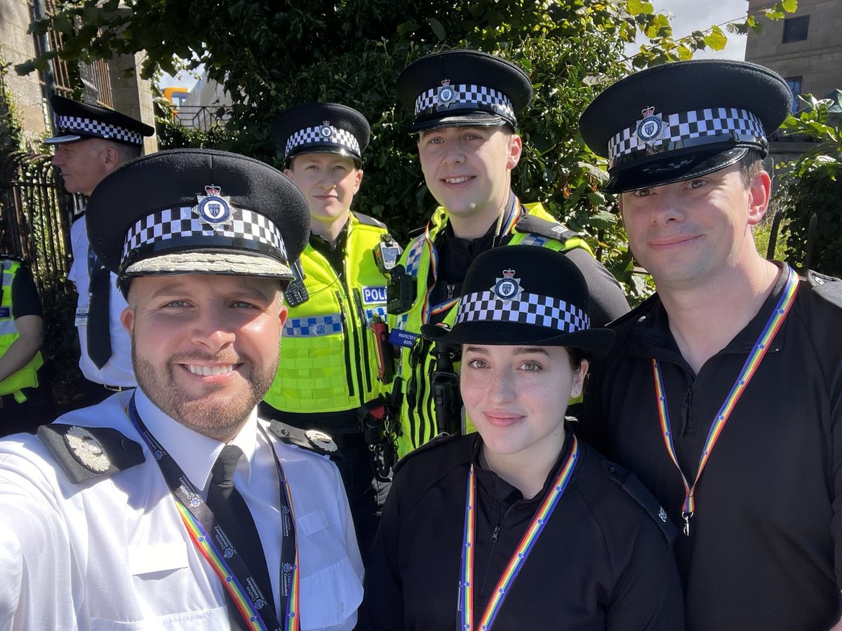 Today the sun came out for @ChesterPride! 🏳️‍🌈🏳️‍⚧️

@hydropec and I joined colleagues from @CCLGBTnetwork & its allies to take part in the pride parade!

Diversity, Equity and Inclusion is part of @cheshirepolice DNA and we will always support various networks to stamp out hate! 💪🏼