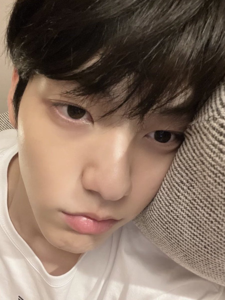 archivesoobin's tweet photo. #SOOBIN WEVERSE 🥺⭐ https://t.co/pALqxWD11t