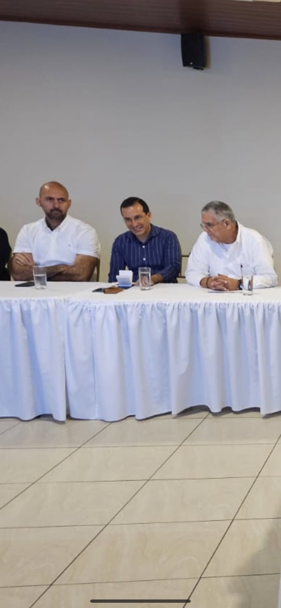 WilCerratoHN's tweet photo. Continuando con nuestras visitas a nivel nacional tuve la oportunidad de reunirme con emprendedores y generadores de empleo de la ciudad de El Progreso. Un gusto poder conversar, debatir sobre los grandes retos de la economía de nuestro país y proponer soluciones. https://t.co/WZXYri4Ftl