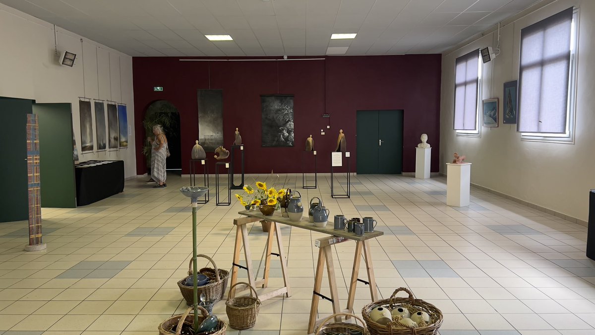 desenlis's tweet photo. Nous sommes présents aujourd’hui au 🎭🖼️𝗙𝗘𝗦𝗧𝗜𝗩𝝠𝗟 𝗗𝗘𝗦 𝝠𝗥𝗧𝗦 𝗘𝗧 𝗗𝗘𝗦 𝗘́𝗟𝗘́𝗠𝗘𝗡𝗧𝗦🖼️🎭 organisé par l’association arts et cultures de Castillon Debats. 

ℹ️Ce n’est pas moins de 13 artistes qui exposent tout le long du week-end. 

👏Un grand bravo à tous https://t.co/yb63RZGK0f