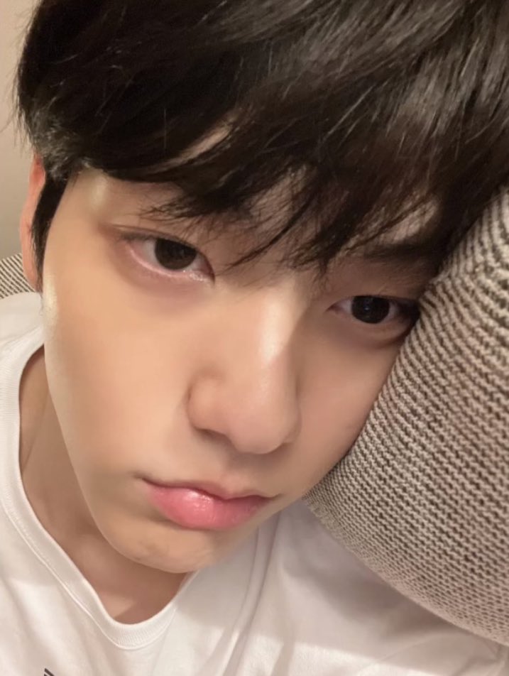 txt_sarangdan2's tweet photo. 모먼트 나른 수빈이 모음 💤 https://t.co/5opMPlrd11