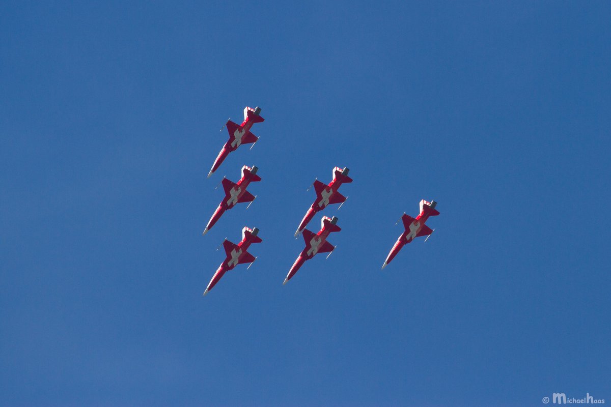 airplanepics_ch's tweet photo. #patrouillesuisse #tigerf5 beim Training am Freitag 18.08.23 #CONNECTED23 #ZRH #VBS https://t.co/StAXEscQh7