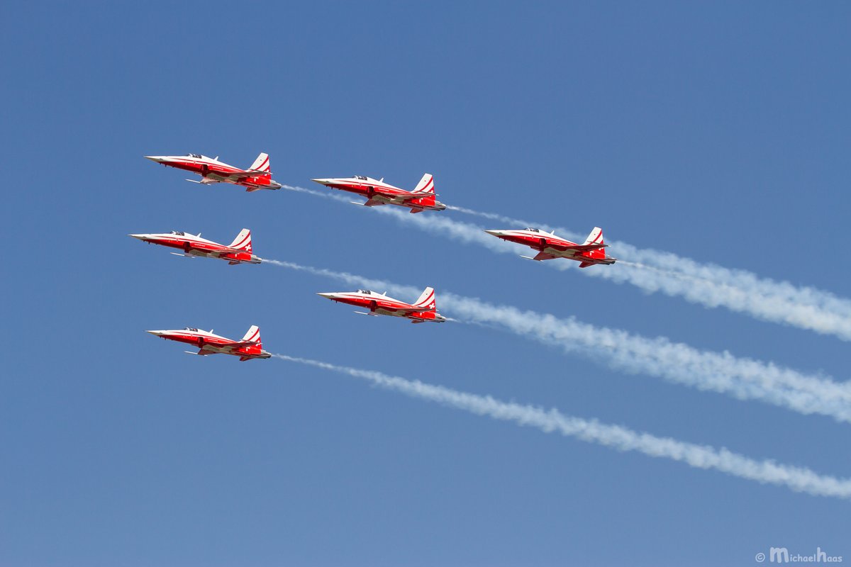 airplanepics_ch's tweet photo. #patrouillesuisse #tigerf5 beim Training am Freitag 18.08.23 #CONNECTED23 #ZRH #VBS https://t.co/StAXEscQh7