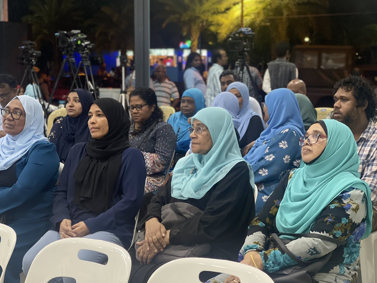 AlaikaAyesh's tweet photo. ދަ ޑިމޮކްރެޓްސް އިން މާލޭގައި ބާއްވާ ހަރުގެ ޖަލްސާ 

@TheDemocratsMV ގެ ރިޔާސީ ކެންޑިޑޭޓް @ilyas_labeeb އާއި ރައީސް @MohamedNasheed ބައިވެރިވެ ވަޑައިންނަވާނެ! https://t.co/7Wix7KcVlb