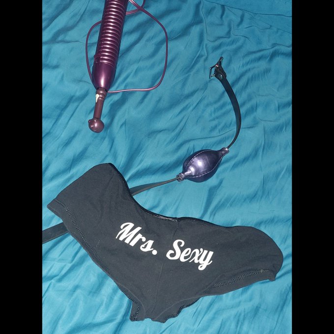 Have a sexy day! https://t.co/NyTlmfMKPN https://t.co/9cSxjZU4Tx<a href="/tag/books"class="tags"><span>#books</span></a><a href="/tag/read"class="tags"><span>#read</span></a><a href="/tag/reading"class="tags"><span>#reading</span></a><a href="/tag/hotwife"class="tags"><span>#hotwife</span></a><a href="/tag/polyamory"class="tags"><span>#polyamory</span></a><a href="/tag/readers"class="tags"><span>#readers</span></a>