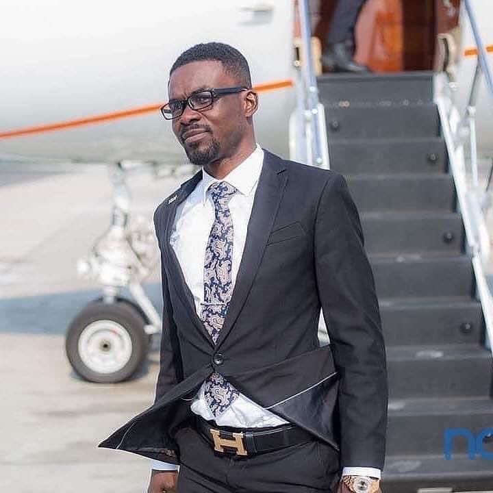 KwekuChainzz's tweet photo. So in simple terms, NAM1 is saying “pay me GHC650 to check if I owe u or not?” WHATT! After you pay, he can then say “I checked. I don’t owe u”. Double Pains !....Alright then Enjoy your Weekend Dinnn 🚶🏾‍♂️🚶🏾‍♂️ https://t.co/gVKm2VIrRh