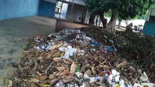cachi2005's tweet photo. @gestionperfecta Así se encuentra El Grupo Escolar Tomás Montilla en Soledad, Ciudad Orinoco, Municipio Independencia Estado Anzoátegui https://t.co/GXqzrjXyhG