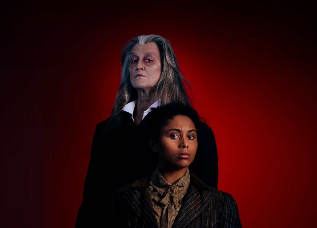 APAWhatsOn's tweet photo. Dracula: Mina’s Reckoning draws first blood 🩸

Here is your first look at Dracula &amp; Mina in this thrilling new version 🧛‍♀

We’re dead excited to see them bring Bram Stoker’s classic story to life. 

#ScottishDracula

BOOK NOW: https://t.co/YBndVFJT4P

📷 Peter Dibdin https://t.co/B2ndYnuQRU