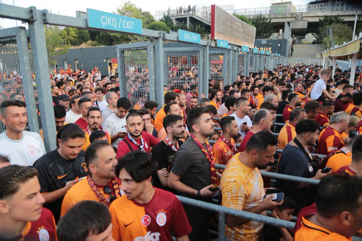 ultrAslan tweet media
