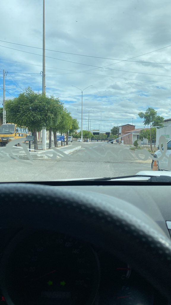 JessicaAquinoDa's tweet photo. Na firma, o sábado é dia de trabalho puxado 😥 https://t.co/Y6nUIkGl5x