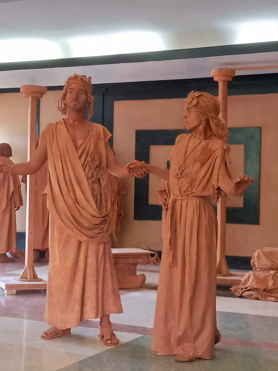 🤩 Presentación de la obra "Edipo Rey" por parte de "ANAFILAXIA"🎭  nuestro insigne grupo de teatro en el marcó de la celebración del Festival de Artistas Aficionados del Consejo Nacional de Casas de Cultura en la Habana.

#FEUdeCuba #SomosFEU
#CubaEsCultura
#FeuUcmCAV