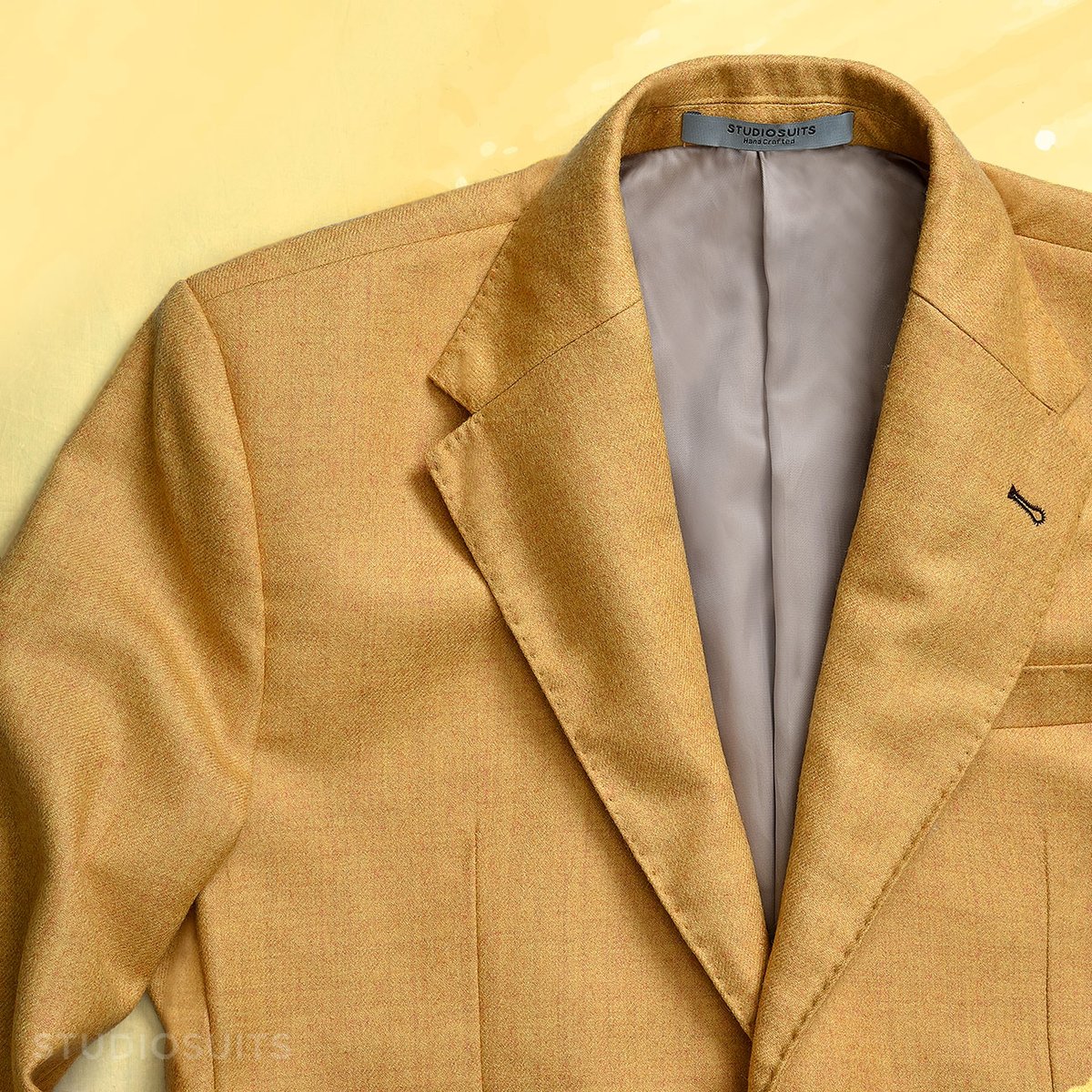 StudioSuits's tweet image. Customer Order Spotlight!
Jacket commissioned by our Client from Maryland, United States.

Sharp, spirited, striking! Our Italian Amber Yellow Tweed Jacket is all about making your own rules.✨💛

Bag this jacket here: bit.ly/3qun7c

#studiosuits #tweedjacket #tweed