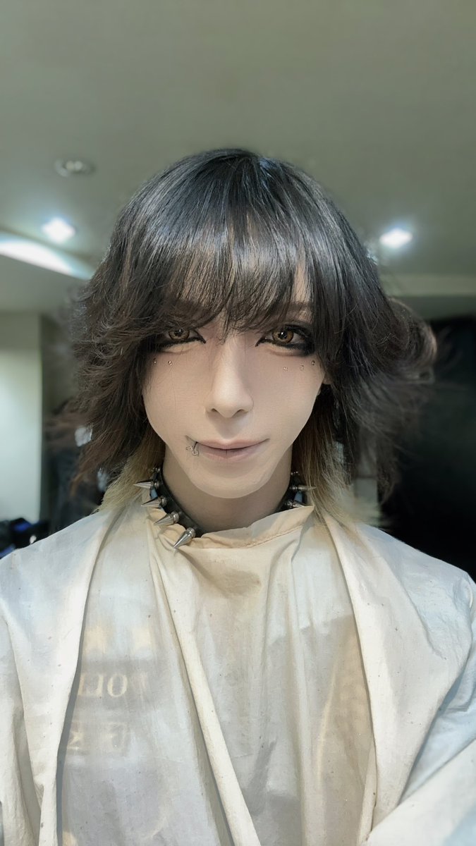 toramaru_drums's tweet photo. 20代ビジュアル系バンドマンのヘアメイク前が聖子ちゃんカットすぎる件について https://t.co/EPUtYcPxmc