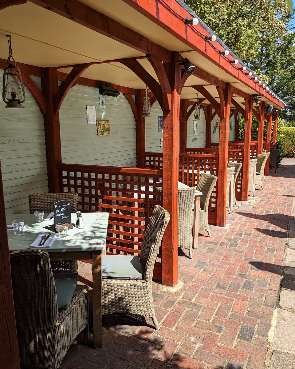ArmsOnslow's tweet image. Did you know these tables are covered AND heated? 
Perfect for the British summertime ☀️ 
We have plenty of space this evening so book now via our website or give us a call on 01483 222447

#youngspubs #summertime #outsidedining #surreypub #onslowarms #clandon #guildford #surrey