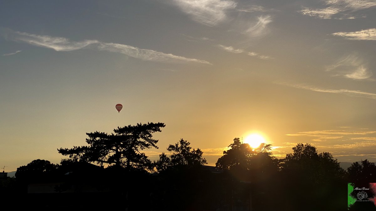 BenzMomi's tweet photo. #airballoon #sunset #sunsetphotography #landscape #landscapephotography #landscapelovers #wonderofnature #mothernature #photography #photo #photooftheday #naturephotography #naturelovers #nature #france #exploring #momibenz #travel #travelphotography #instagood #insta #beauty https://t.co/dAgM85BBYW
