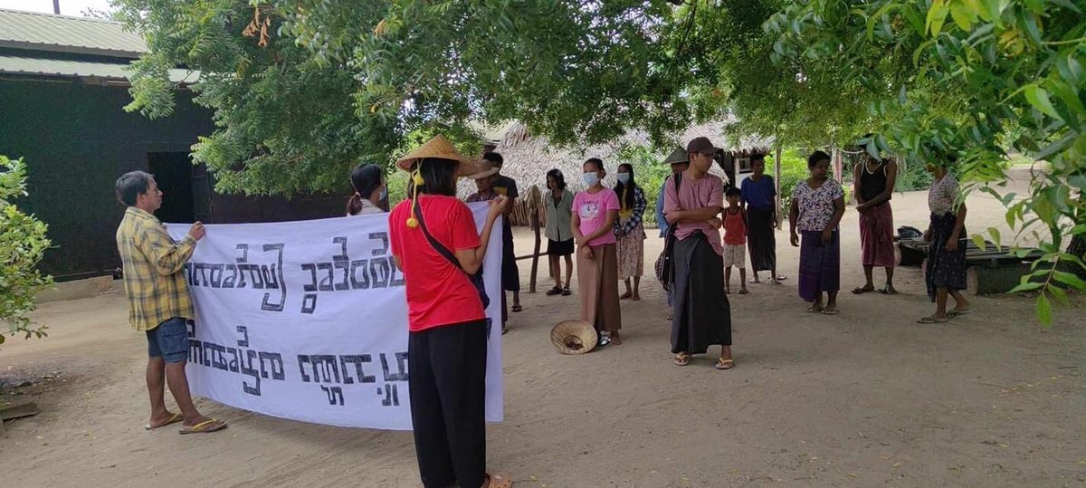 spring_2021's tweet photo. Yinmarpin-Salingyi Tsp Mass Strike marched on the streets and chanted revolutionary slogans to overthrow the military dictatorship.

#HelpMyanmarIDPs 
#2023Aug19Coup 
#WhatsHappeningInMyanmar https://t.co/mKKWSKat5C