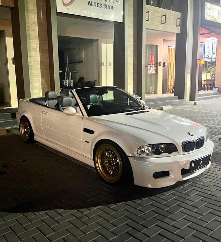 Suka Mobil Tua tweet media