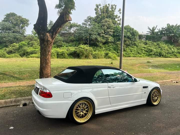 Suka Mobil Tua tweet media