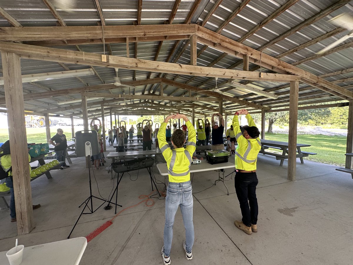 churus12's tweet photo. Very happy to welcome all of our families to join us during our bring your kid to work day ⁦@CEMEXBrsCement⁩ ⁦@Cemex_USA⁩ , lots of fun😄👏👍 https://t.co/S11V0L5Mz7