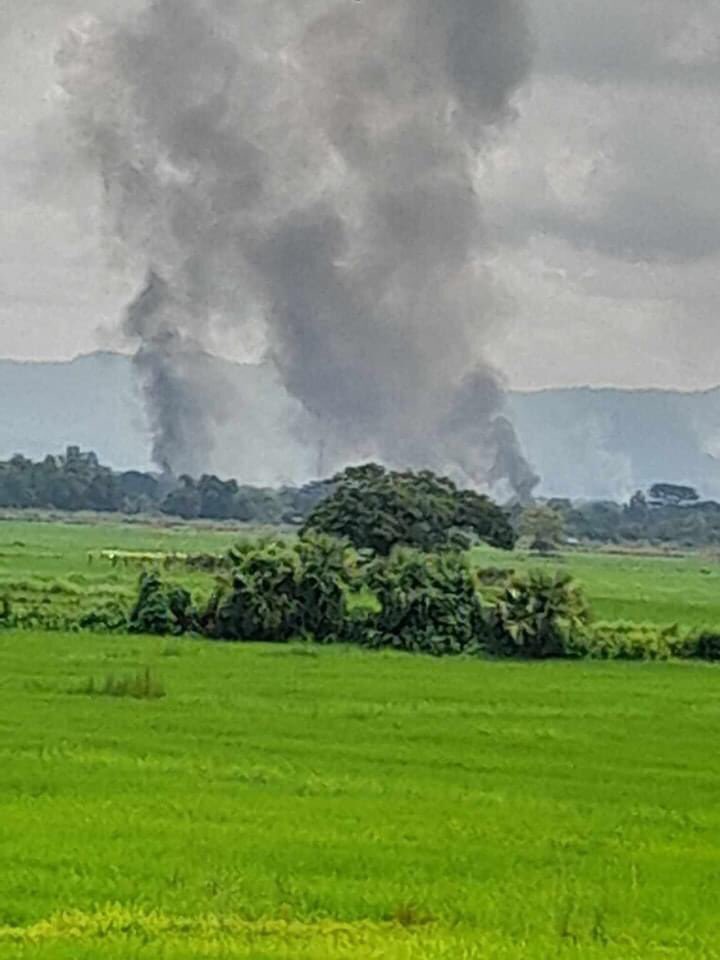 spring_2021's tweet photo. The SAC Troops have been setting fire to TharSi village in Kale Township for 4 days and destroying the entire village.

#HelpMyanmarIDPs 
#2023Aug19Coup 
#WhatsHappeningInMyanmar https://t.co/d6suapTXjo