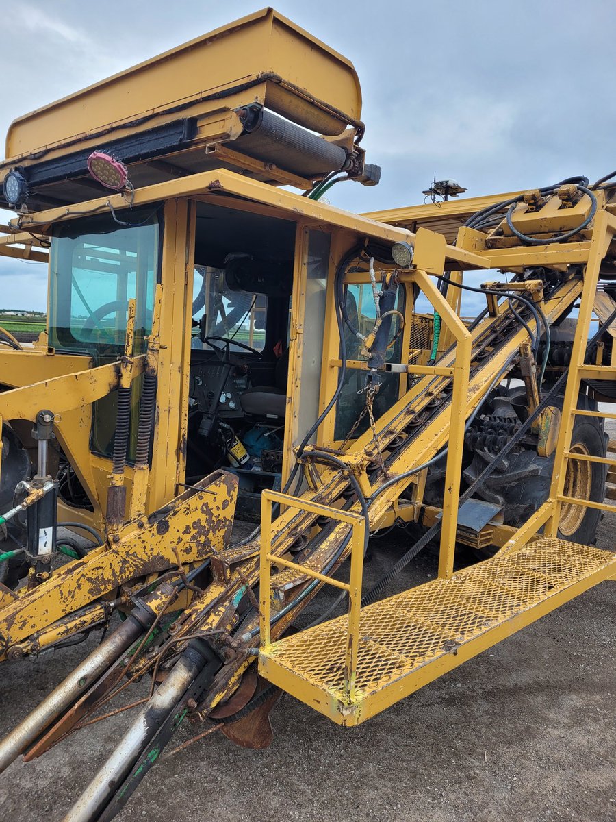 Carrot harvest season, autosteer tune up before things get rolling. <a href="/EquipmentOnt/">Equipment Ontario</a> <a href="/Trimble_Ag/">Trimble</a>